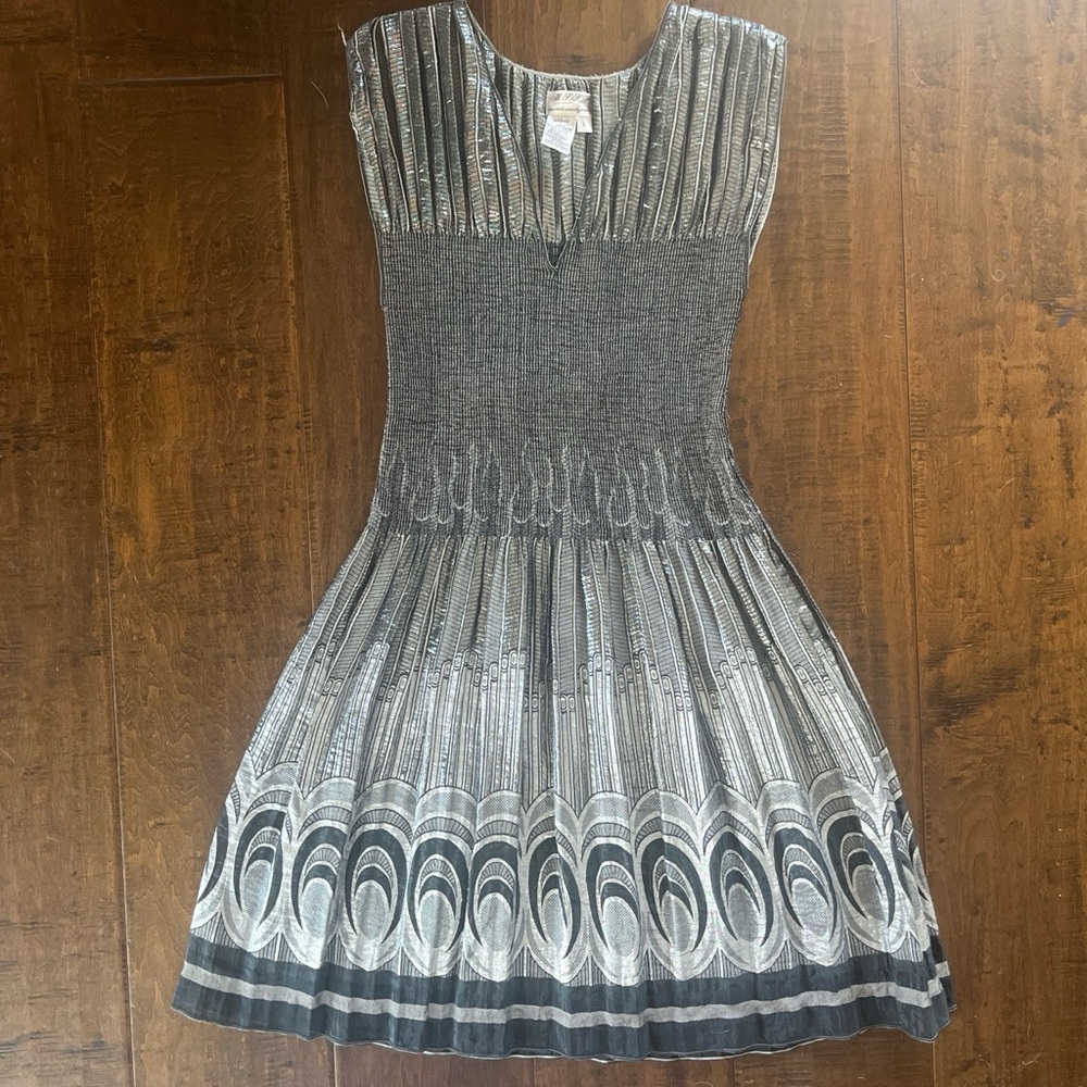 Max Studio metallic silver jacquard smocked midi dress w art deco pattern sz Lg